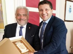 Il nuovo questore di Ragusa, Salvatore La Rosa, in visita a Palazzo dell’Aquila