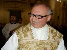 La notizia del giorno: don Gino Alessi lascia la Cattedrale di Ragusa per ritornare a Comiso