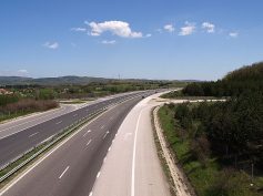 Anche per l’autostrada, la battaglia dei comunicati
