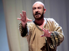 Sebastiano Lo Monaco interprete d’eccellenza di Luigi Pirandello al Teatro Donnafugata