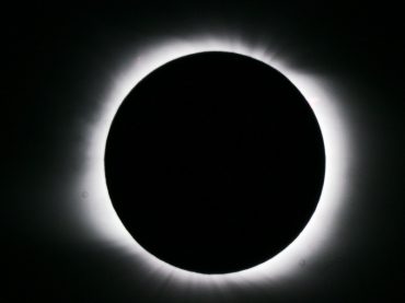 L’ecatombe del primo turno delle comunali ha provocato un’eclisse