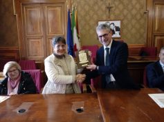 L’assessore Iacono ha premiato i componenti dell’orchestra dell’Istituto “Maria Schininà”