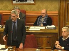 Seduta ispettiva del Consiglio Comunale, solito tempo perso, con l’eccezione delle novità annunciate dal Sindaco