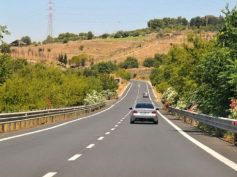 L’ultima trovata dei sindaci per la Ragusa-Catania: scavalcare il Ministro Toninelli e rivolgersi direttamente a Conte