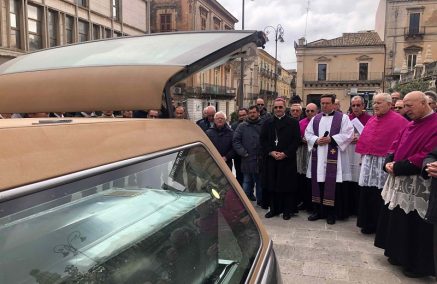 Traslata la salma di monsignor Angelo Rizzo