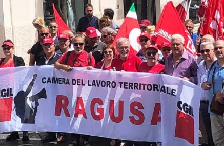 Folta delegazione della CGIL di Ragusa alla manifestazione di Reggio Calabria