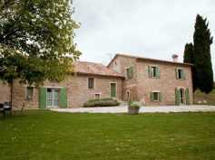 Idee poche e confuse sulla variante per le strutture alberghiere