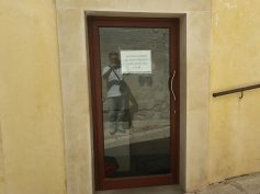 I bagni pubblici, eterna piaga della città