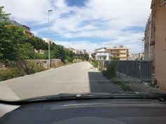I 5 Stelle segnalano erbacce e sterpaglie nei pressi delle nuove opere di Festiwall