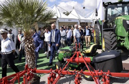 FAM: finite la festa, le autocelebrazioni e l’esaltazione, arrivano le domande dei 5 Stelle