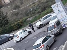 Ennesimo incidente stradale, in un incrocio pericoloso della città, segnalato dai 5 Stelle