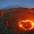 Camminiamo inutilmente sulla bocca di un vulcano