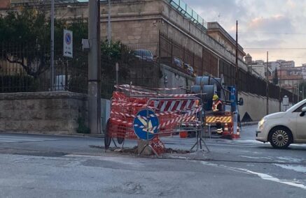 “In via Di Vittorio il monumento alla mancanza di programmazione dell’amministrazione Cassì”, lo hanno decretato i 5 Stelle di Ragusa