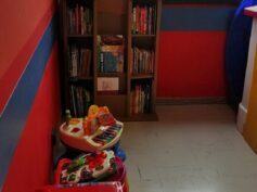 “Aiutaci a crescere, regalaci un libro”: donati tanti libri alla Pediatria dell’ospedale “Maggiore”