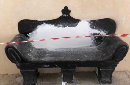 Importanti restauri al Castello di Donnafugata: un piede rifatto, un ‘obtorto collo’ rimesso a posto, una spalliera ridipinta e un mutilato resuscitato