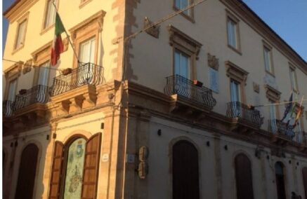 Santa Croce Camerina, mancata raccolta dell’umido, la maggioranza sostiene le decisioni del sindaco