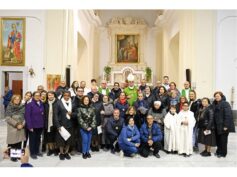 Suore carmelitane missionarie e laici di Tu.C.Um. insieme tra le serre di Marina di Acate