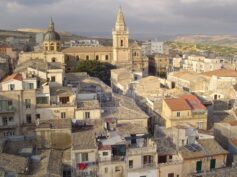 I Consiglieri di opposizione non infangano il centro storico, profumano il lezzo dell’immobilismo e del nulla degli assessori competenti