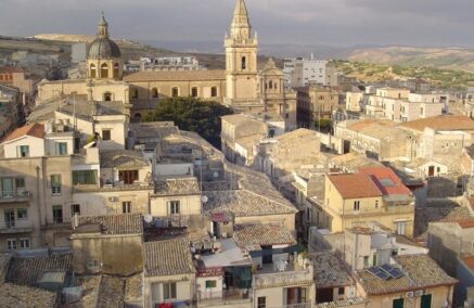 Finiamola con le discutibili agevolazioni per chi vuole ritornare in centro storico