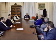 Esordio con inciampo della comunicazione del sindaco Cassì: si voleva spacciare una riunione celebrativa delle iniziative per il Natale come attinente al turismo