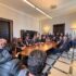 La CNA esulta legittimamente per la consegna dei lavori della zona artigianale, in un incontro con l’amministrazione presenti i vertici di Fratelli d’Italia, per nulla menzionati, né è stato specificato il motivo della loro presenza