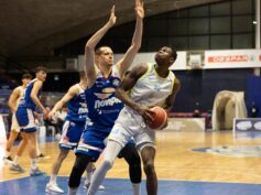La Virtus vince, al supplementare, una gara da psicodramma (101-99) e si qualifica ai playout