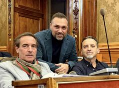 Il PD di Ragusa esulta per l’approvazione di due mozioni, una su Gaza e un’altra per ricordare Camilleri, ma non fa ammenda per il flop della strategia per il nuovo capitolato dell’appalto rifiuti
