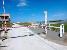 Sergio Firrincieli plaude, di fatto, allo scandaloso ritardo per l’attivazione della sbarra che impedirà l’accesso ad un’area tutelata a Randello