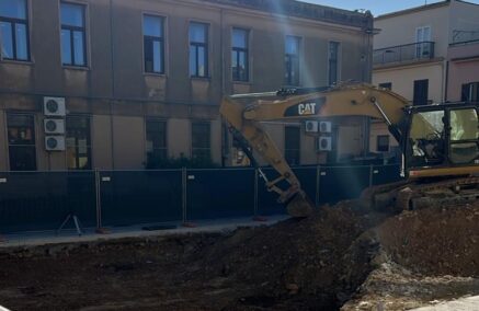 Forti dubbi del gruppo consiliare PD, a Comiso, per la sicurezza legata ai lavori nel cortile della scuola Monserrato