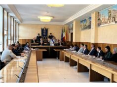 Aperto il sipario sul Consiglio provinciale all’insegna dell’ovvietà: primo atto ufficiale la nomina del sindaco di Ragusa, Cassi, a vicepresidente del Consiglio