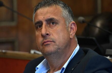 Per noi, chiamarli bestie è una offesa agli animali. Sacrosanta reprimenda del consigliere Battaglia all’indirizzo di chi abbandona indiscriminatamente rifiuti