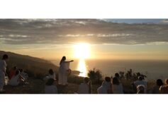 Torna il Rito della Luce, dedicato all’Incanto dell’Invisibile