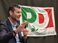 Per il segretario cittadino del Partito Democratico, Riccardo Schininà, il sindaco Cassì e la maggioranza che lo sostiene sono ad un bivio