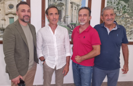 Proroga della gestione raccolta rifiuti, gravi accuse al Sindaco dei gruppi PD e Territorio