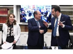 È più forte di loro: in politica, la farsa a tutti i costi, Fratelli d’Italia vuole mediare fra Salvini e Schifani