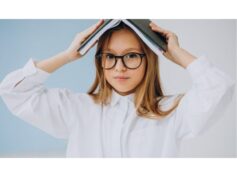 Solo becera propaganda anche nel messaggio del sindaco per l’inizio dell’anno scolastico