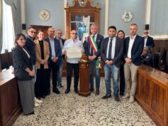 Due encomi per un gesto eroico: il Sindaco Giuseppe Dimartino premia Giuseppe Muscia e Simone Di Stefano