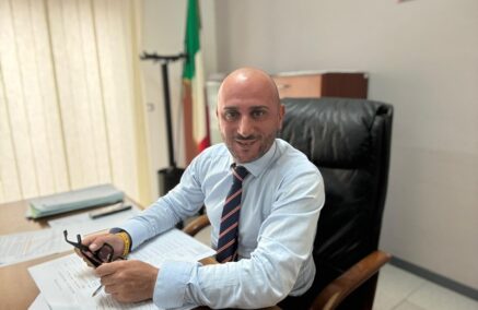 Il sindaco di Vittoria Aiello censurato su una rete televisiva nazionale, la solidarietà dell’assessore Nicastro: “Ma il servizio ha messo in luce i grandi limiti della destra di governo”