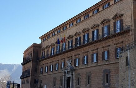 Il Sindacato Stampa Parlamentare Siciliana invita Cateno De Luca a un confronto sereno, rivendicando indipendenza e autonomia