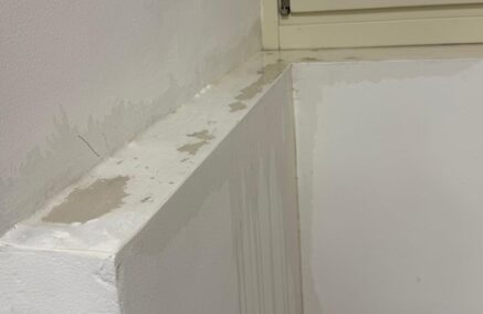 Criticità all’Ufficio Anagrafe, l’assessore minimizza e addebita tutto alla perdita di un tubo dei termosifoni: anche per le infiltrazioni dalle finestre?