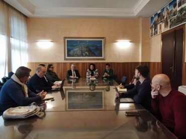 Gli operatori del turismo chiedono legittimamente e giustamente partecipazione ai processi decisionali sul turismo