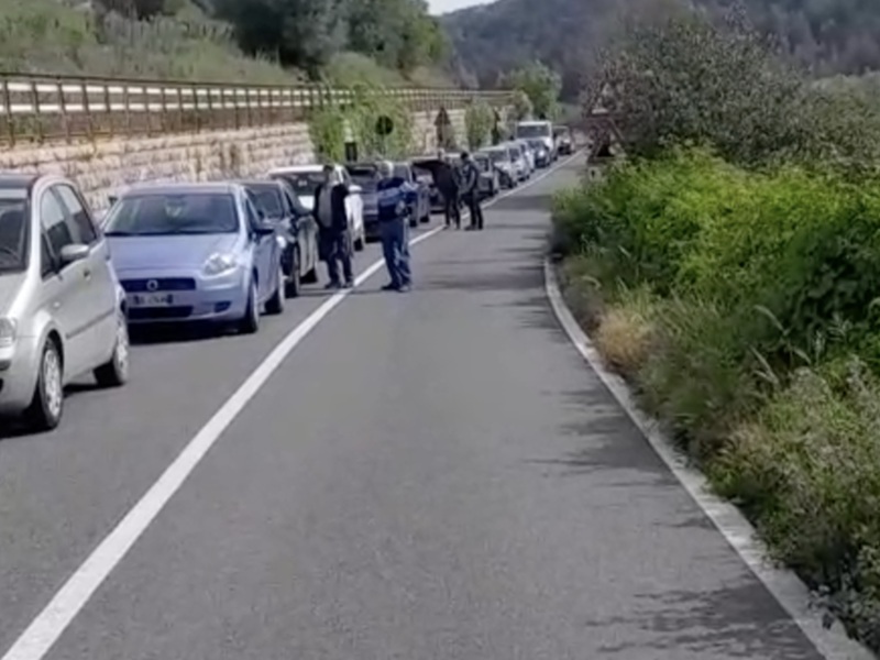 Viabilità da terzo mondo con i passaggi a livello gestiti dalle Ferrovie sul territorio ibleo