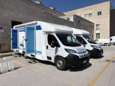 Contrasto alla povertà sanitaria: consegnati all’ASP di Ragusa due ambulatori mobili per l’assistenza alle persone più fragili