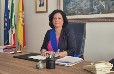 Inizio dell’anno scolastico, solo la Schembari, Presidente della Provincia, si fa trovare pronta, per il resto situazioni fantozziane in diversi Comuni