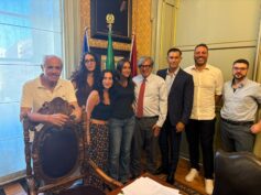 Di questo passo, Direzione Ragusa potrebbe anche beatificare Gaetano Mauro