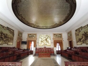 Il Consiglio Comunale di Catania, forse svegliato dal rumore di un aereo, attiva la Commissione Speciale sulla privatizzazione SAC che mezza città chiedeva da mesi